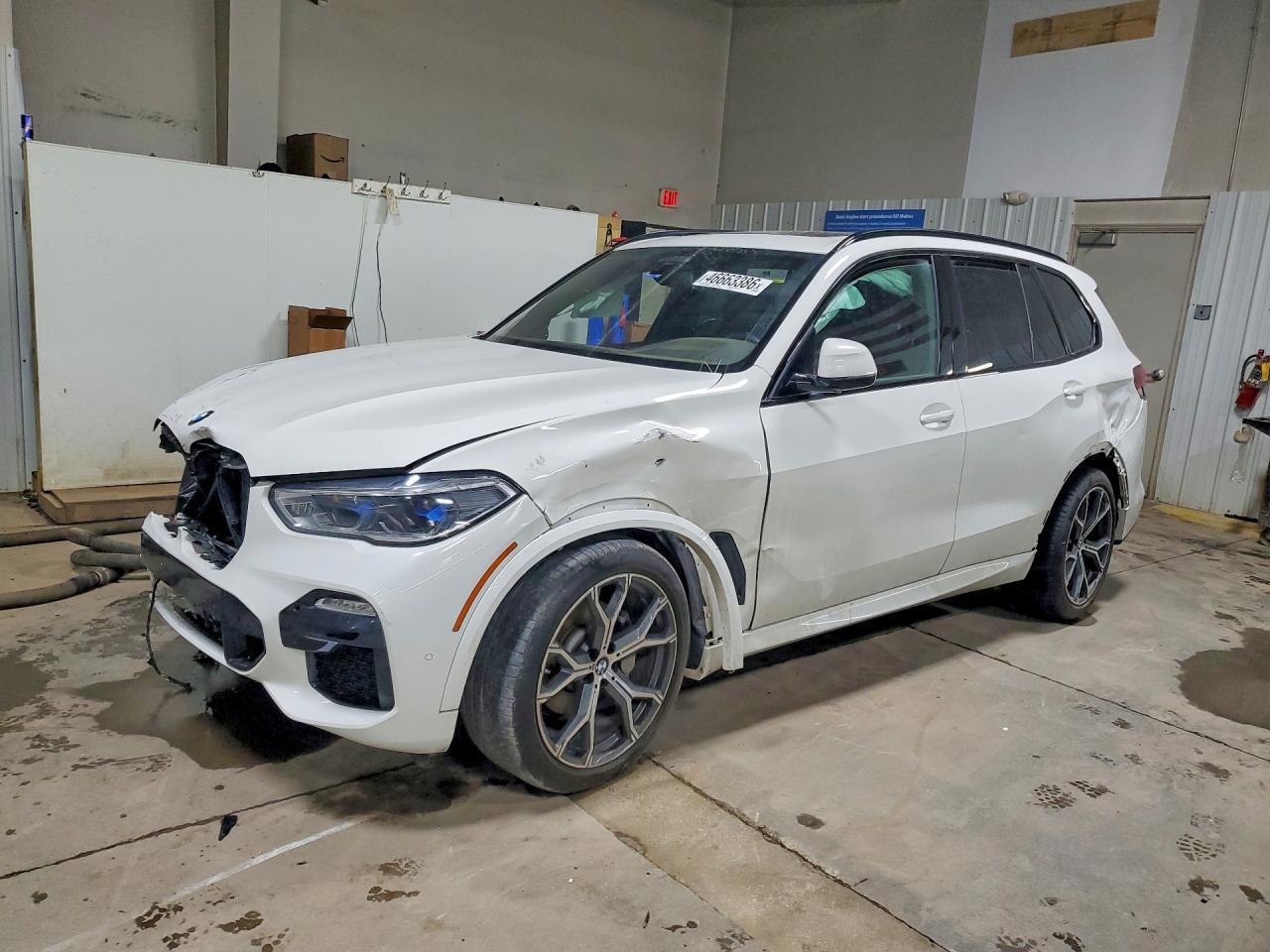 2021 BMW X5 xDrive40I - zdjęcie główne
