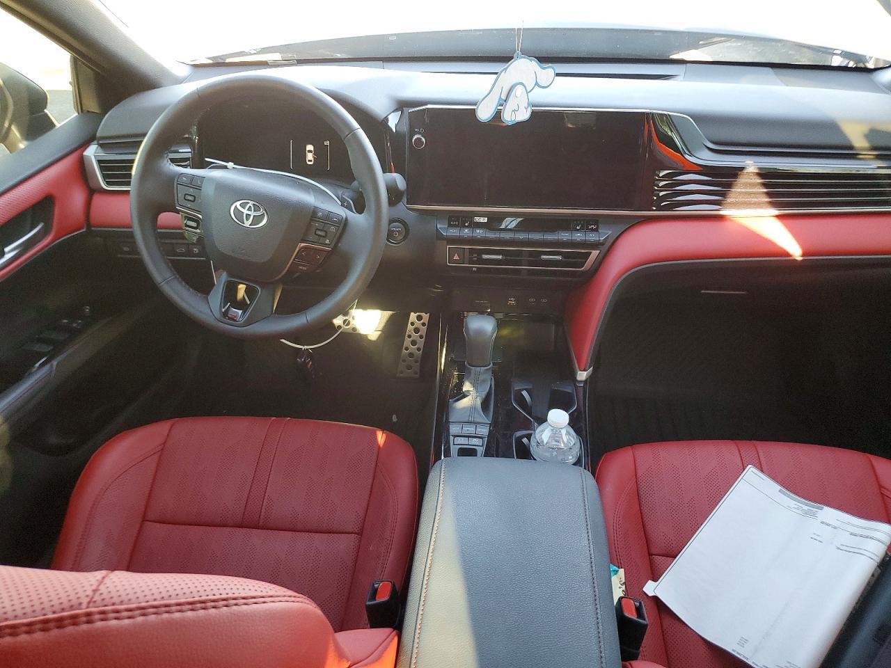 2026 Toyota Camry - zdjęcie 8