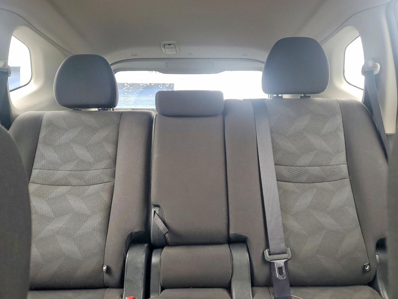 2016 Nissan Rogue S - zdjęcie 10