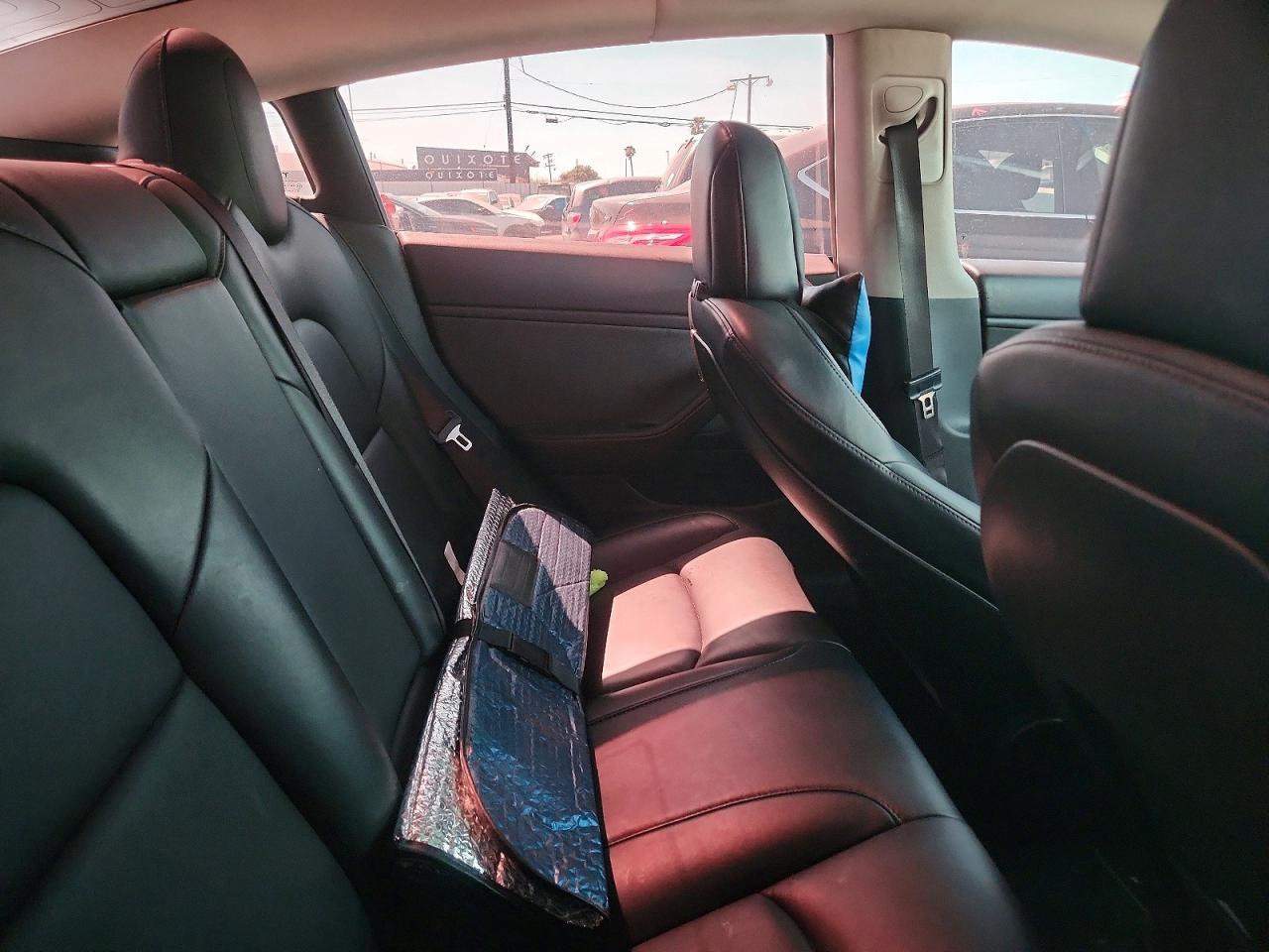 2019 Tesla Model 3 - zdjęcie 10