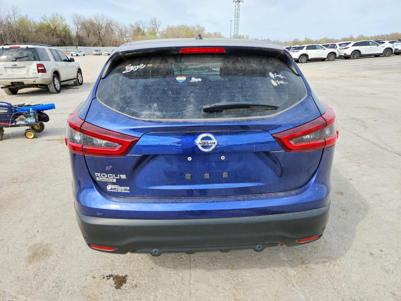 2022 Nissan Rogue Sport S - zdjęcie 6