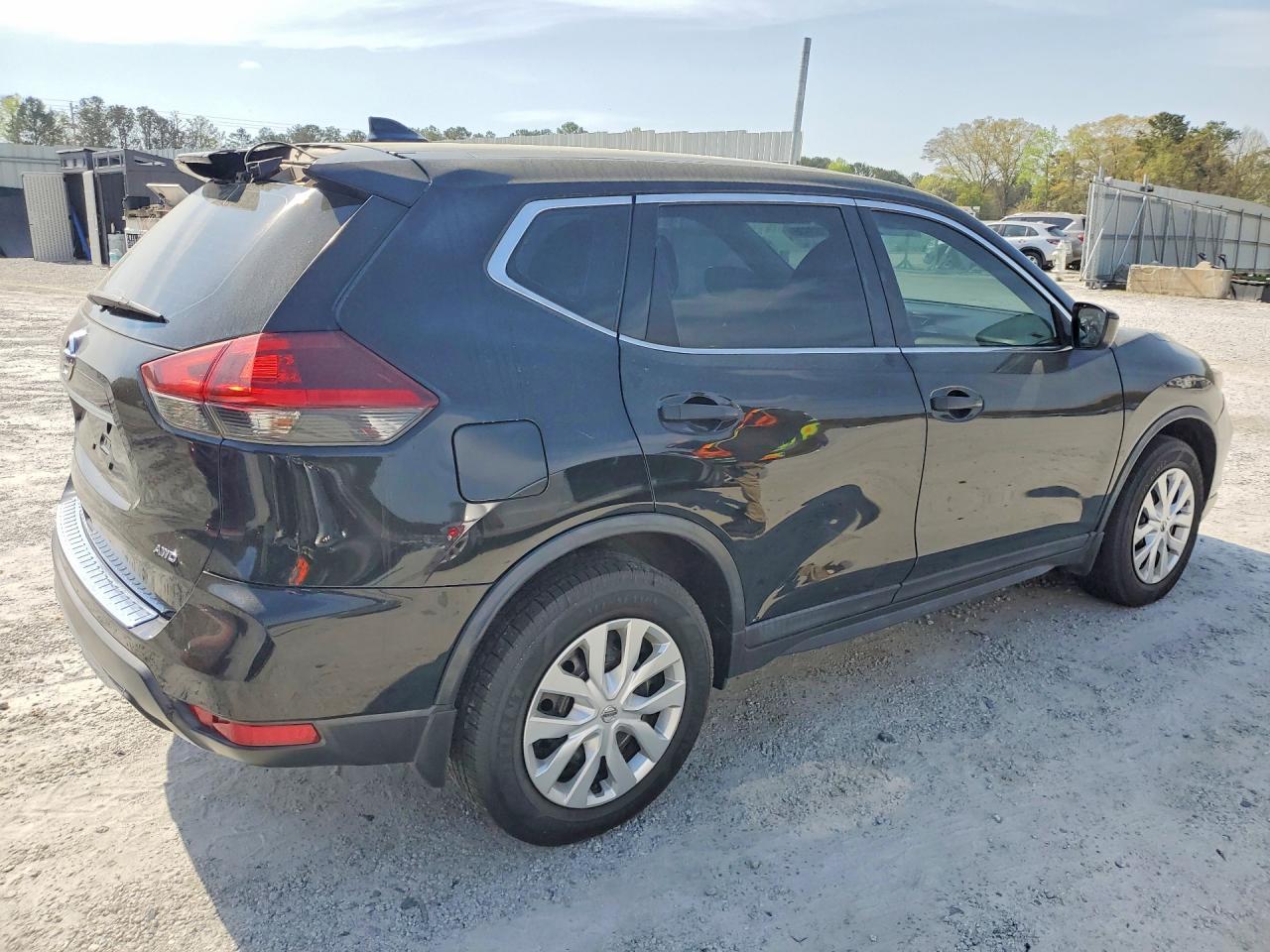 Nissan Rogue - zdjęcie 3