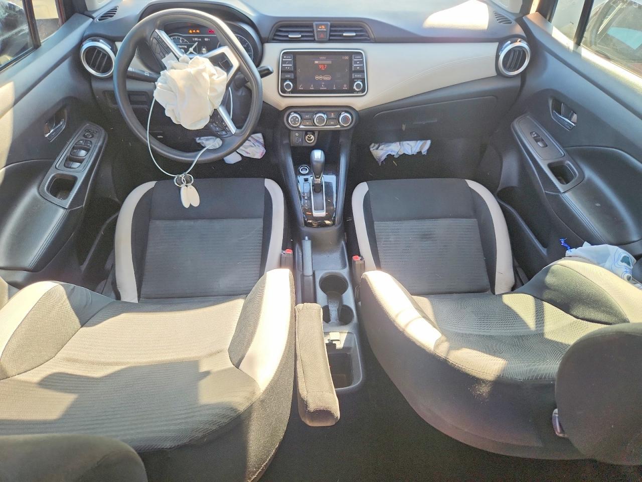 2020 Nissan Versa Sv - zdjęcie 8