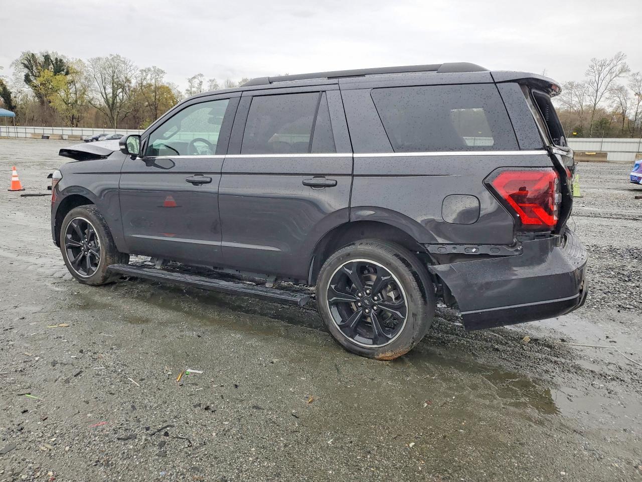 2023 Ford Expedition Limited - zdjęcie 2