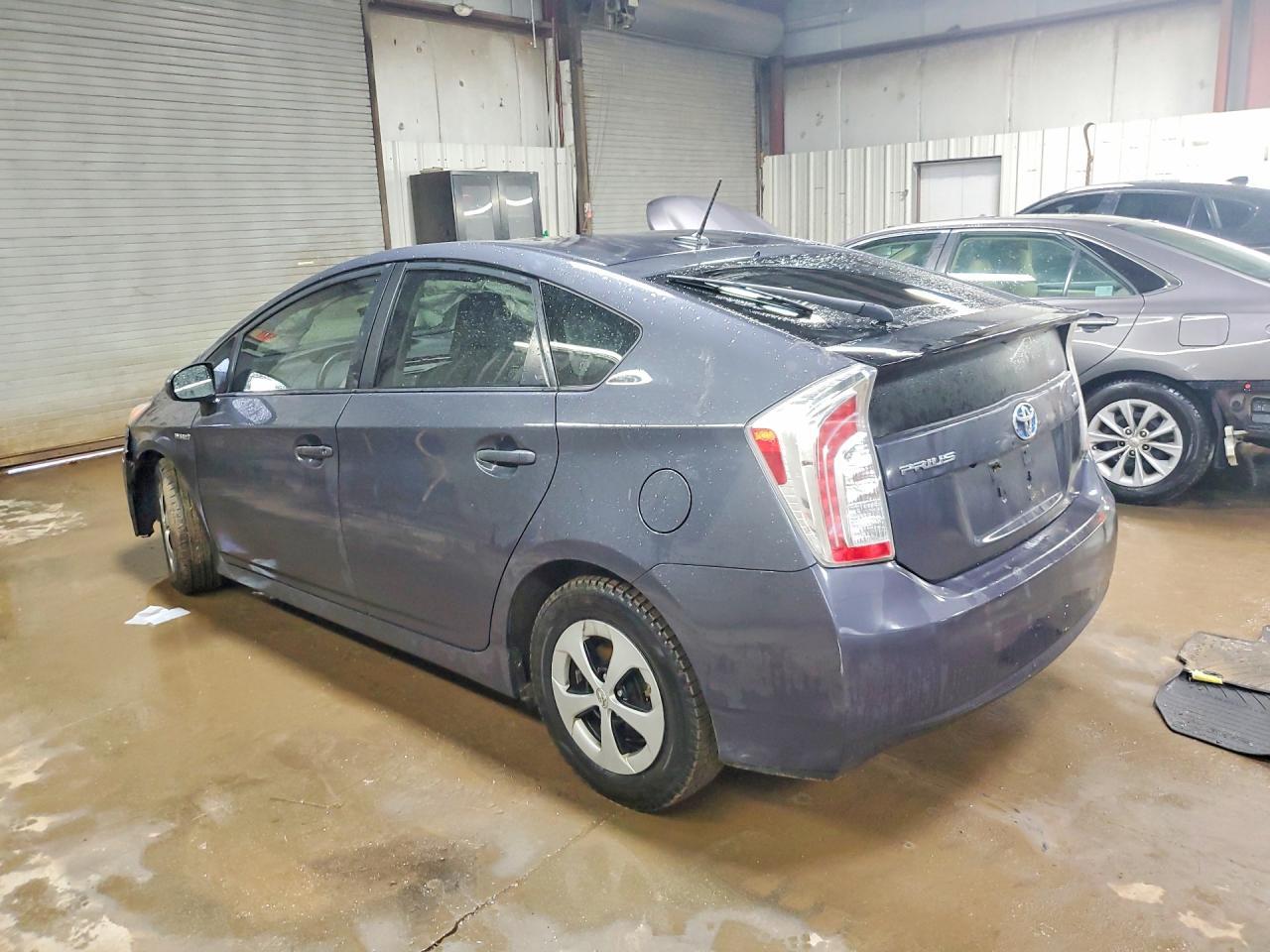 2014 Toyota Prius Three - zdjęcie 2