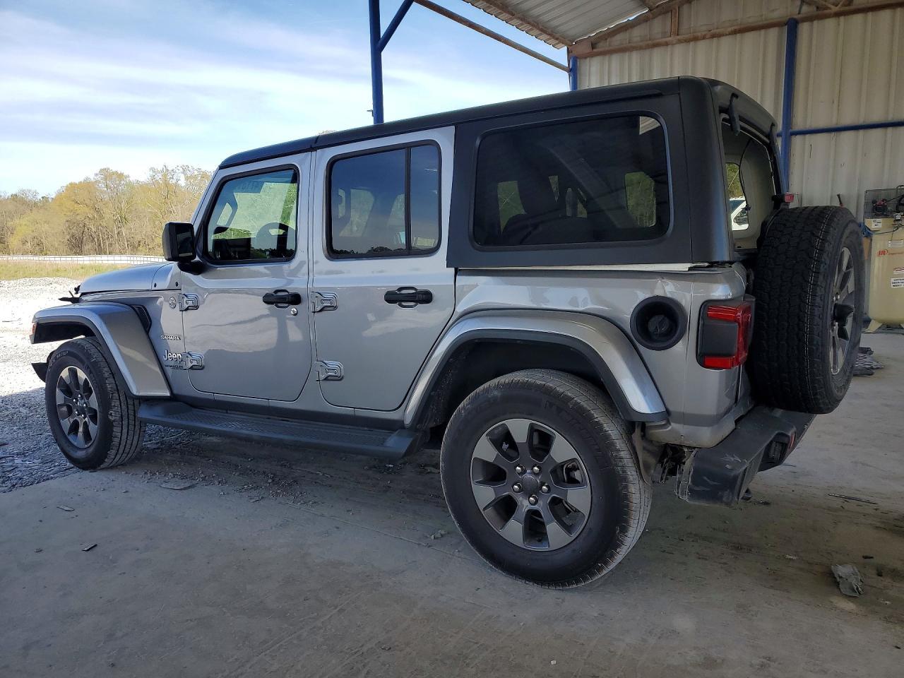 2018 Jeep Wrangler Unlimited Sahara - zdjęcie 2