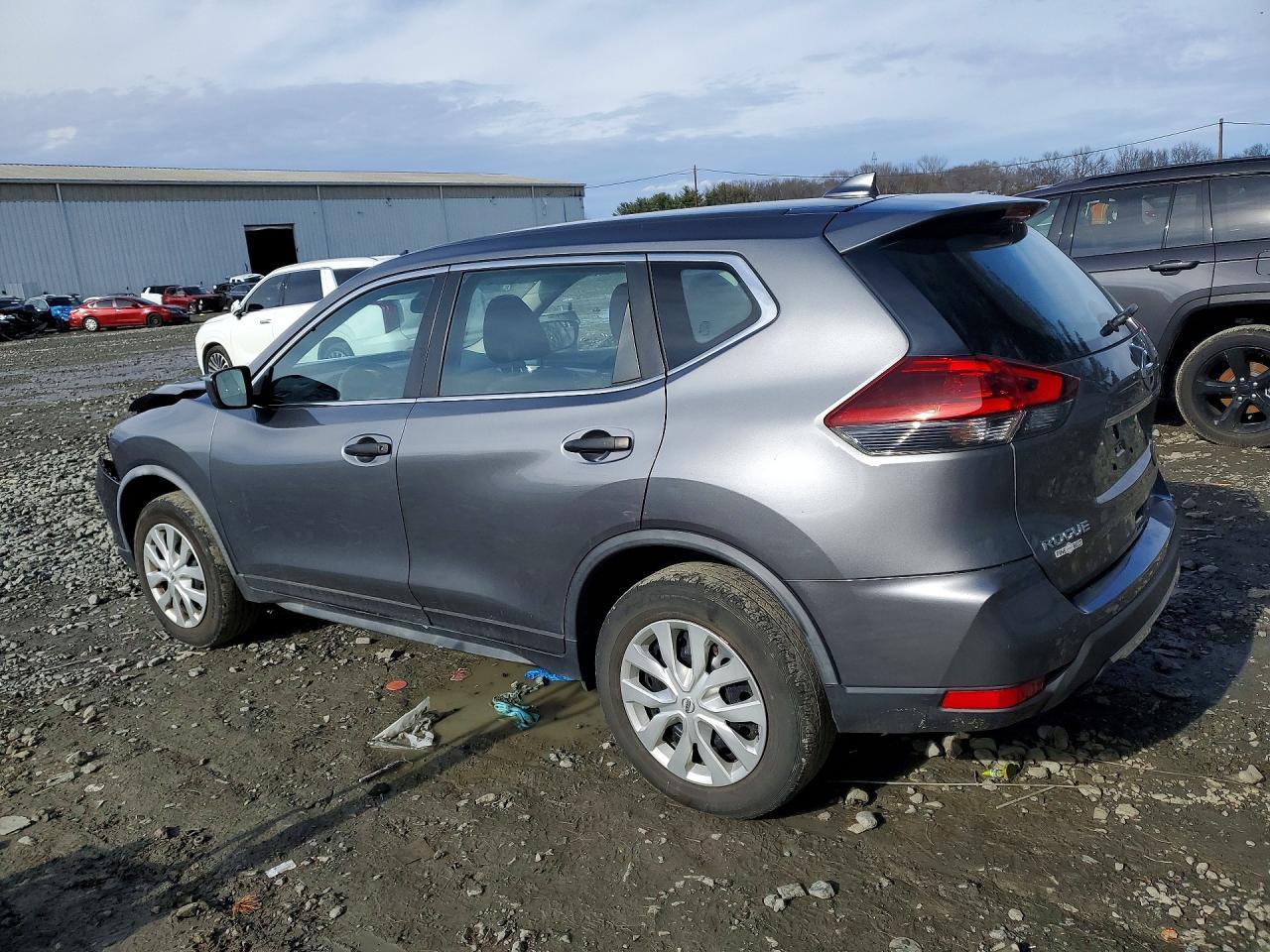 2020 Nissan Rogue S - zdjęcie 2