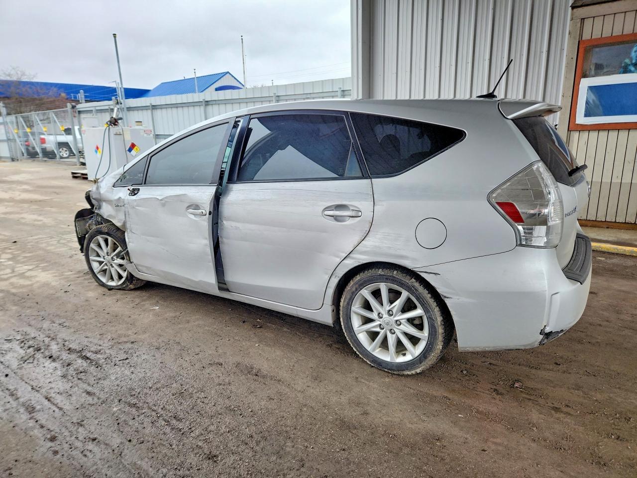 2014 Toyota Prius V Five - zdjęcie 2