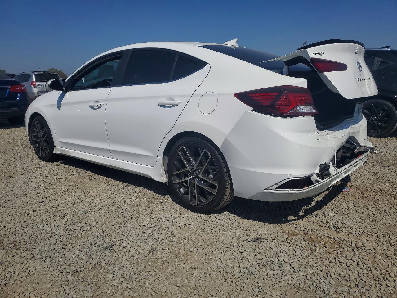 2019 Hyundai Elantra Sport - zdjęcie 2