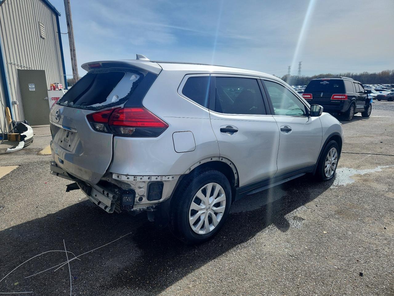 2017 Nissan Rogue S - zdjęcie 3