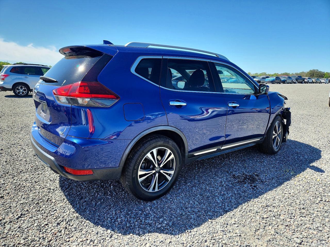 Nissan Rogue - zdjęcie 3