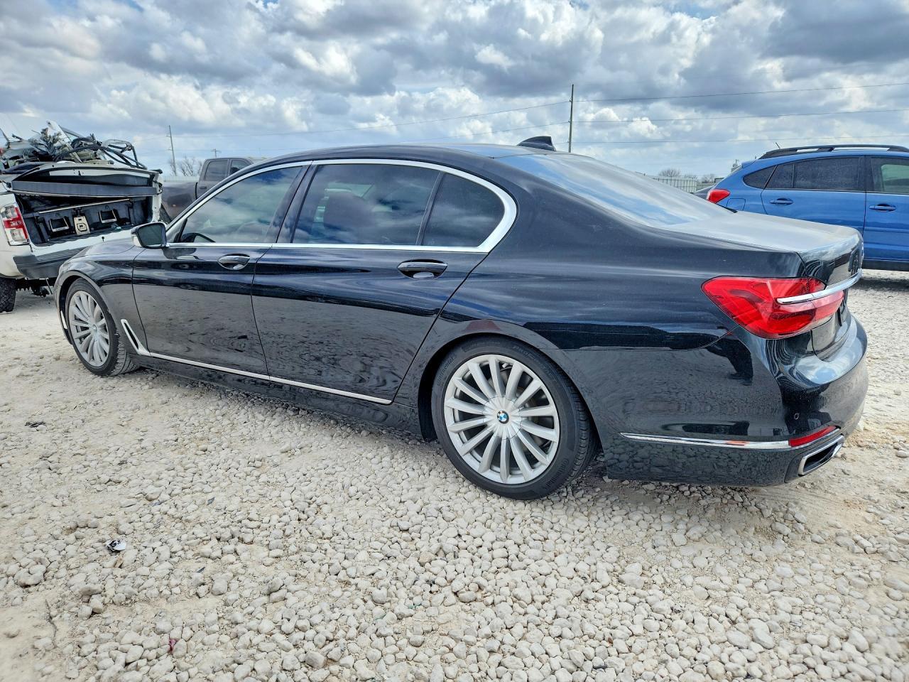 2016 BMW 750 I - zdjęcie 2