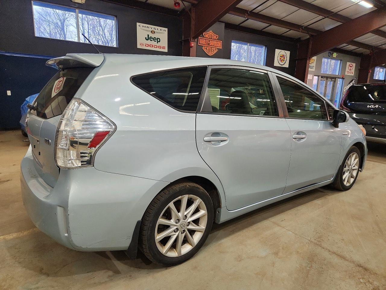 2013 Toyota Prius V Five - zdjęcie 3