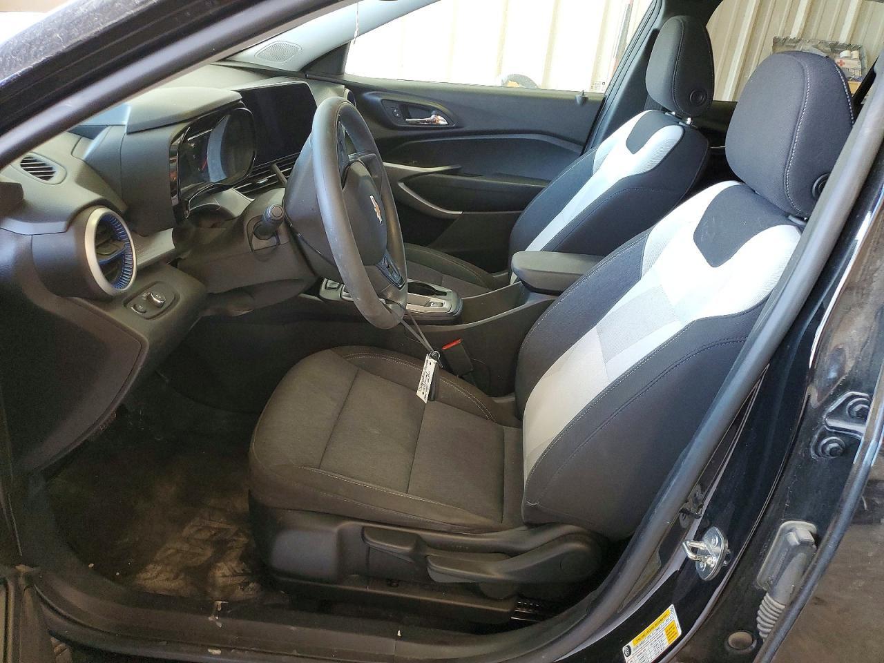 2024 Chevrolet Trax Ls - zdjęcie 7