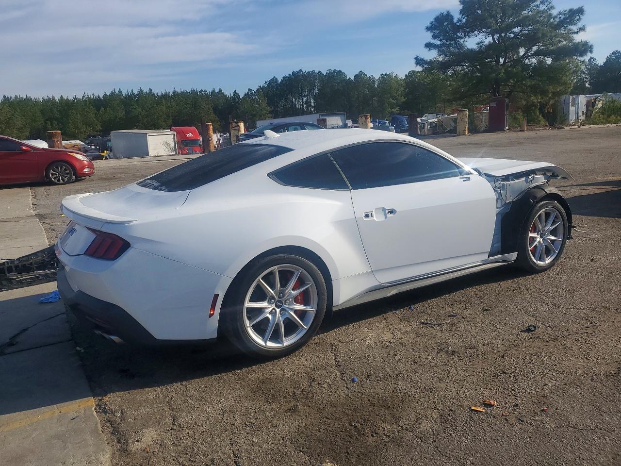 2024 Ford Mustang - zdjęcie 3