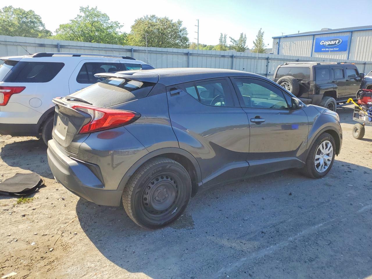 2021 Toyota C-Hr Le - zdjęcie 3