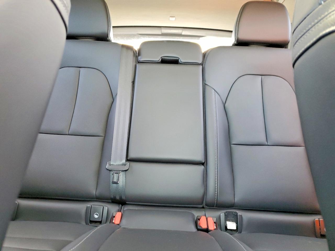 2024 Volvo Xc40 Plus - zdjęcie 10