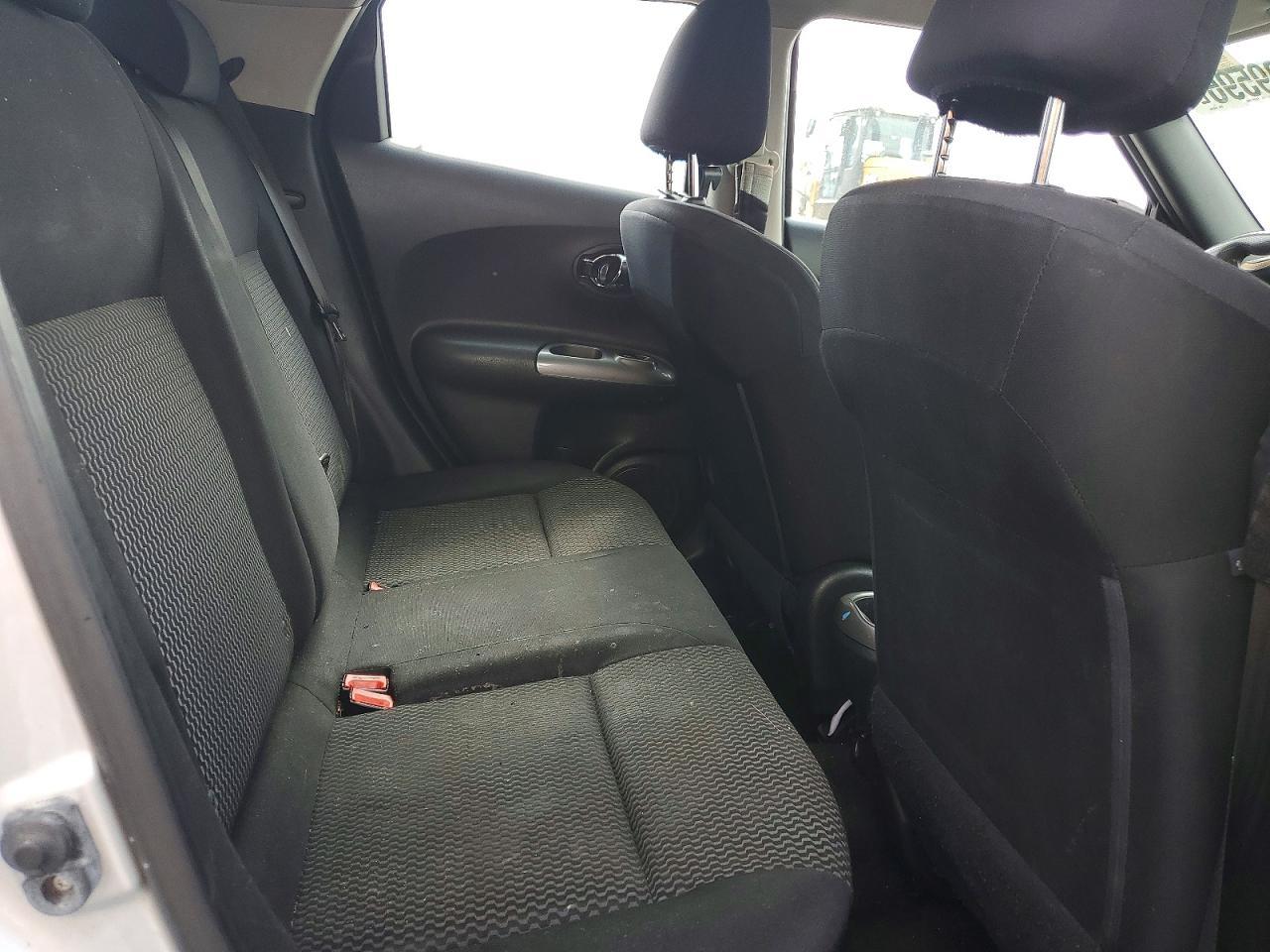 2015 Nissan Juke S - zdjęcie 10