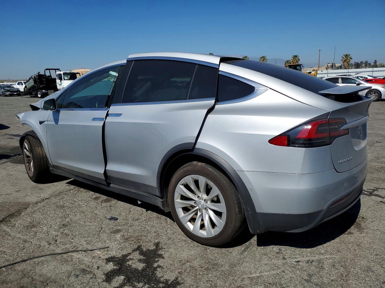 2017 Tesla Model X - zdjęcie 2