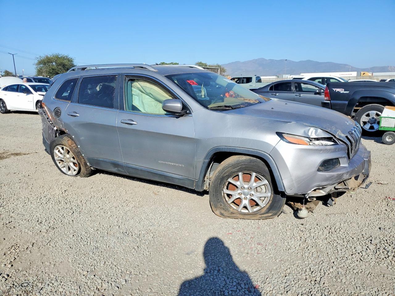 2015 Jeep Cherokee Latitude - zdjęcie 4