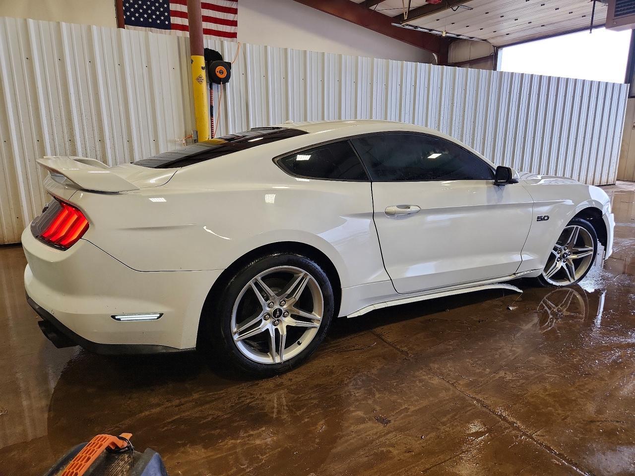 2019 Ford Mustang Gt - zdjęcie 3