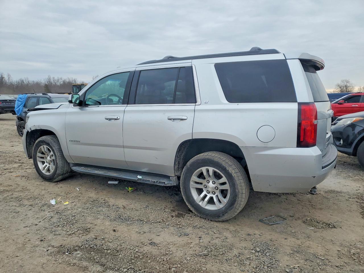 2019 Chevrolet Tahoe - zdjęcie 2