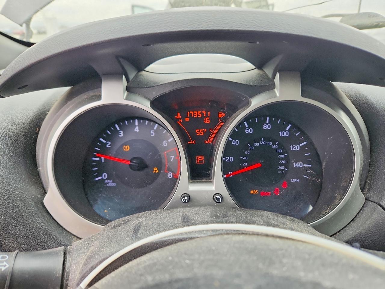 2015 Nissan Juke S - zdjęcie 9