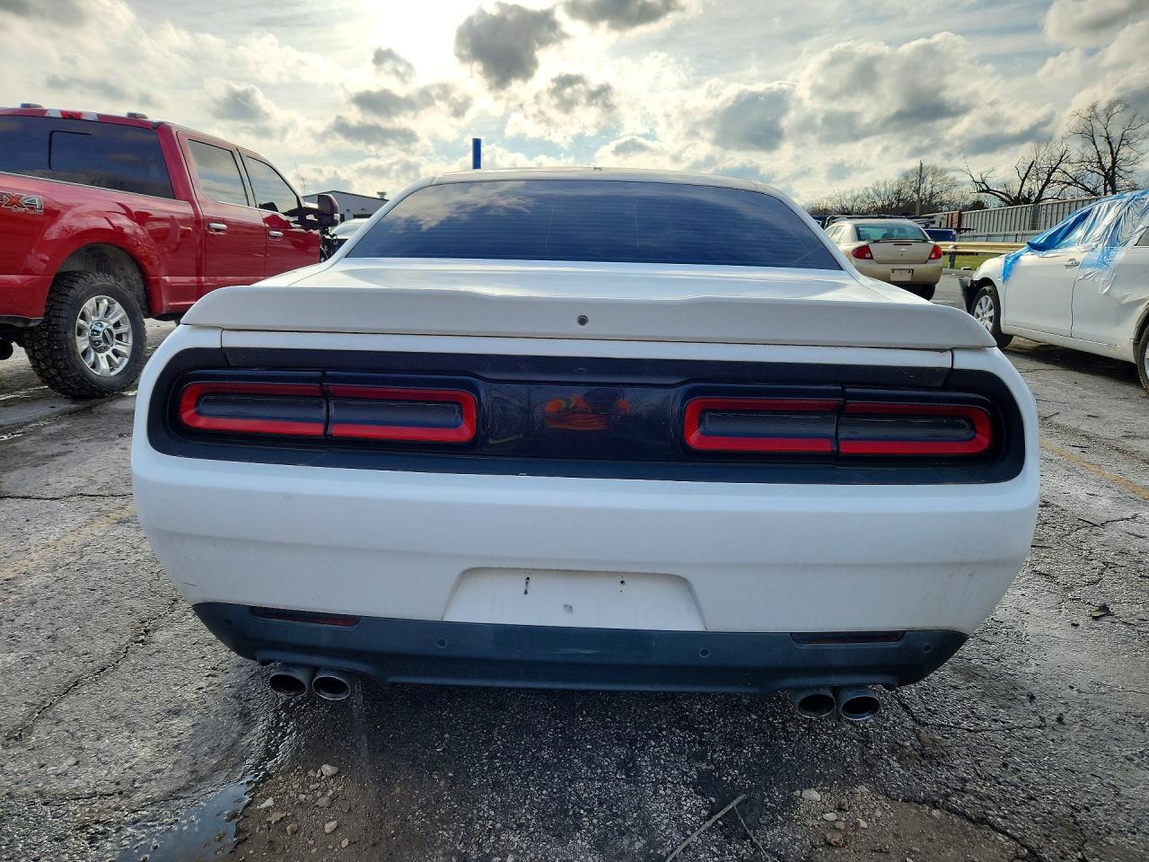 2017 Dodge Challenger R - zdjęcie 6