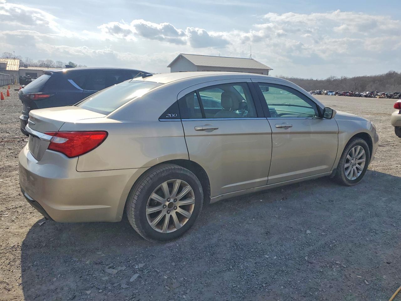 2013 Chrysler 200 Touring - zdjęcie 3