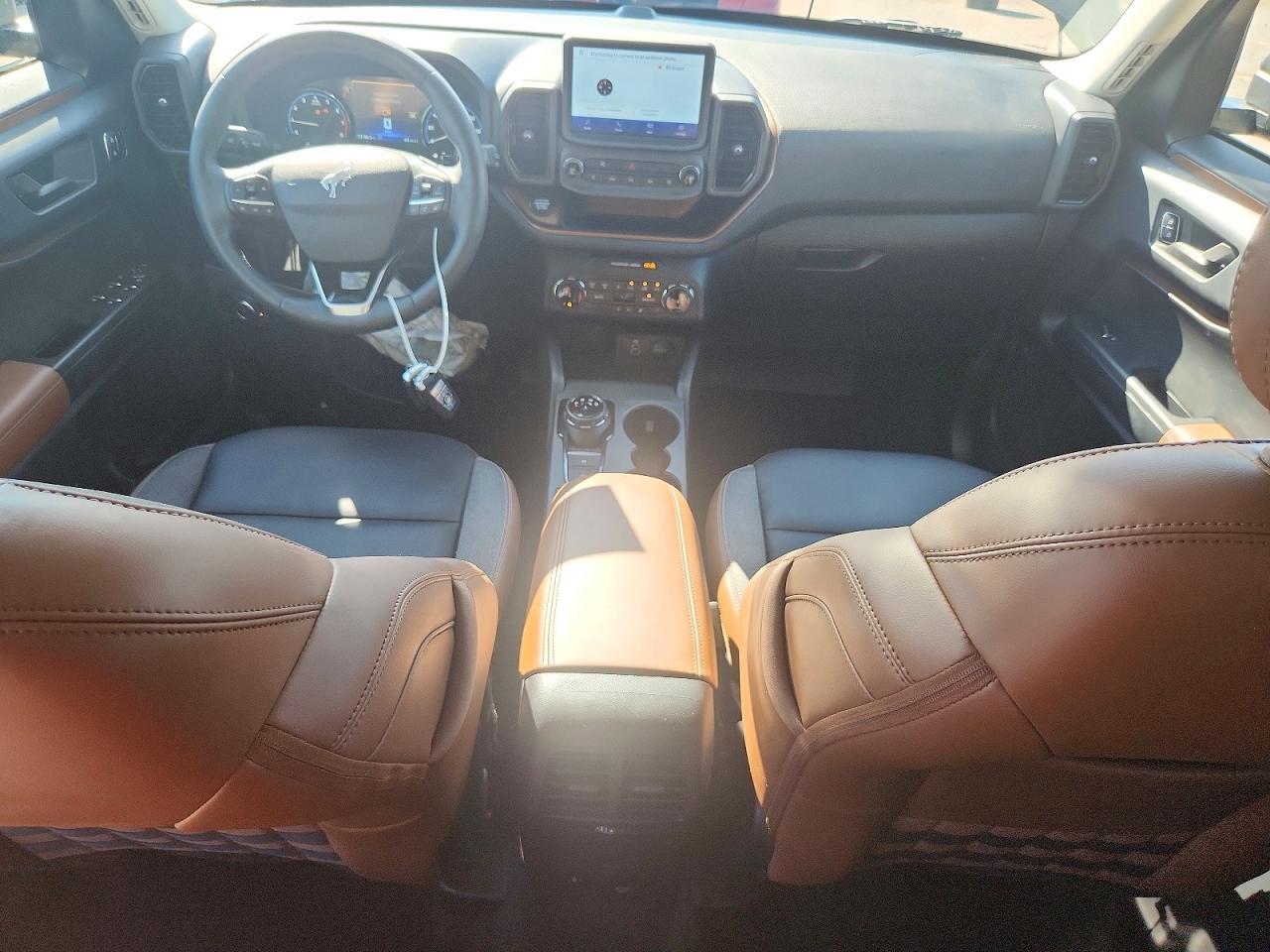 2024 Ford Bronco Sport Outer Banks - zdjęcie 8