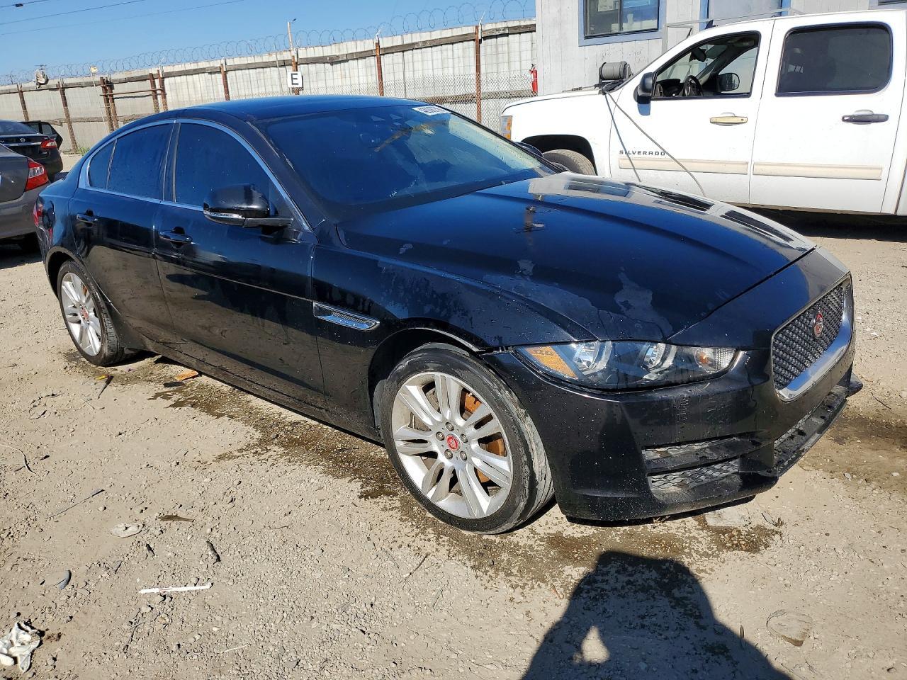 2019 Jaguar Xe Awd 4C 25T - zdjęcie 4
