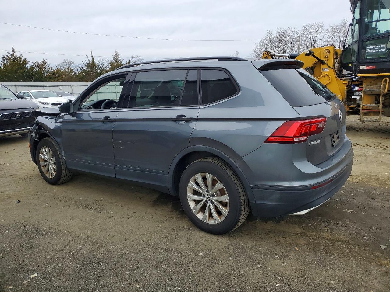 2018 Volkswagen Tiguan S - zdjęcie 2