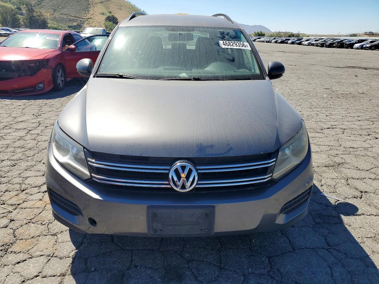2015 Volkswagen Tiguan S - zdjęcie 5