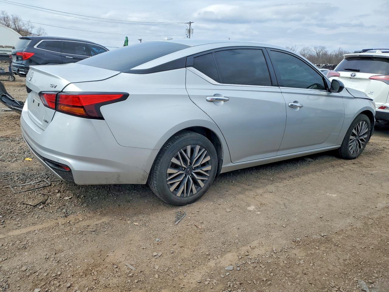 2024 Nissan Altima 2.5 Sv - zdjęcie 3