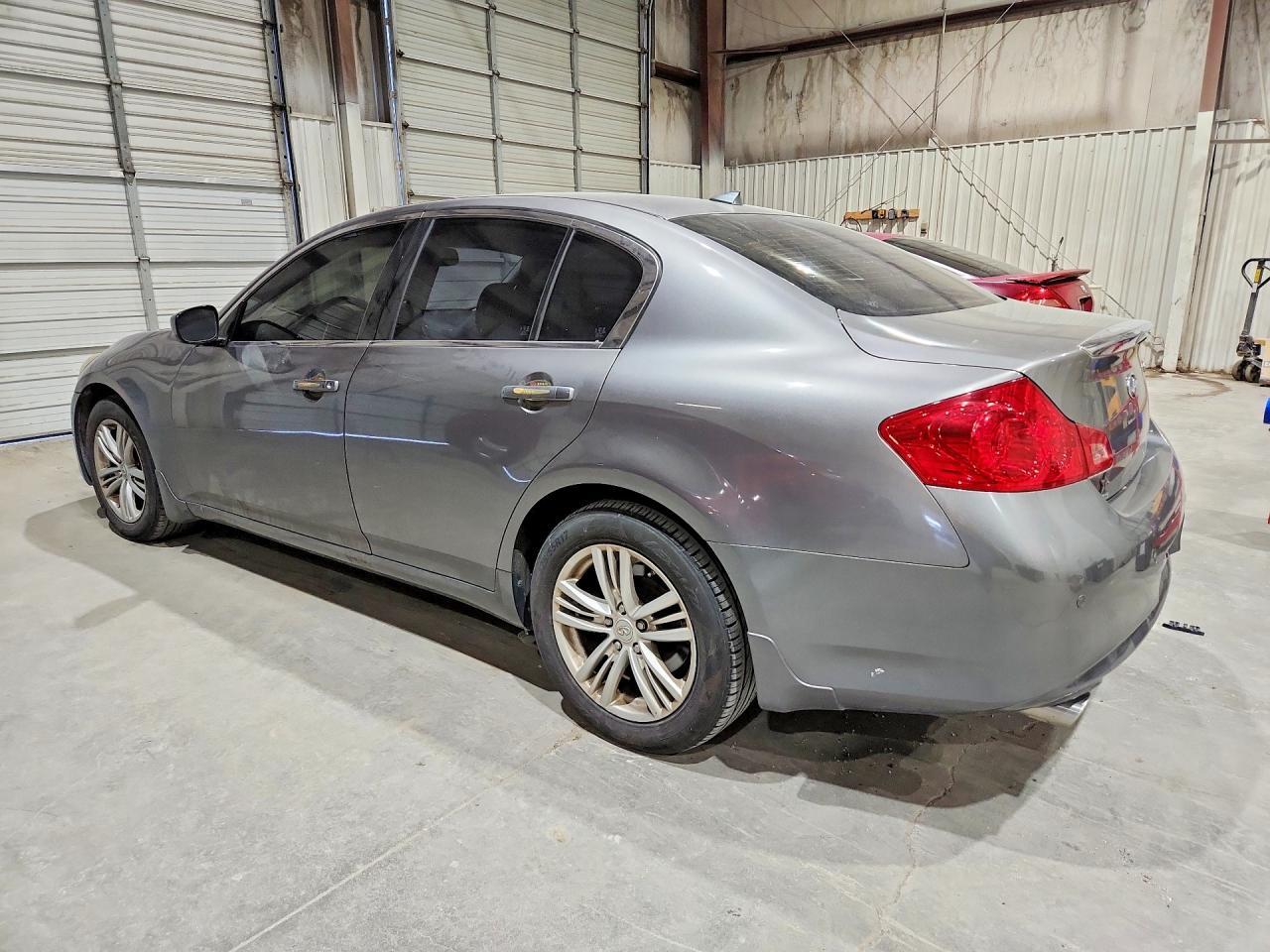 2013 Infiniti G37 Sedan X - zdjęcie 2