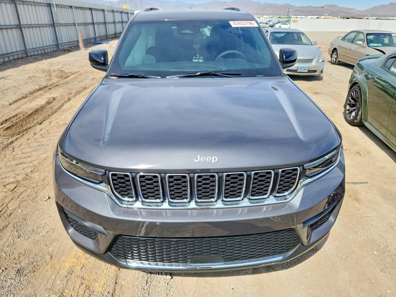 2025 Jeep Grand Cherokee Laredo - zdjęcie 5