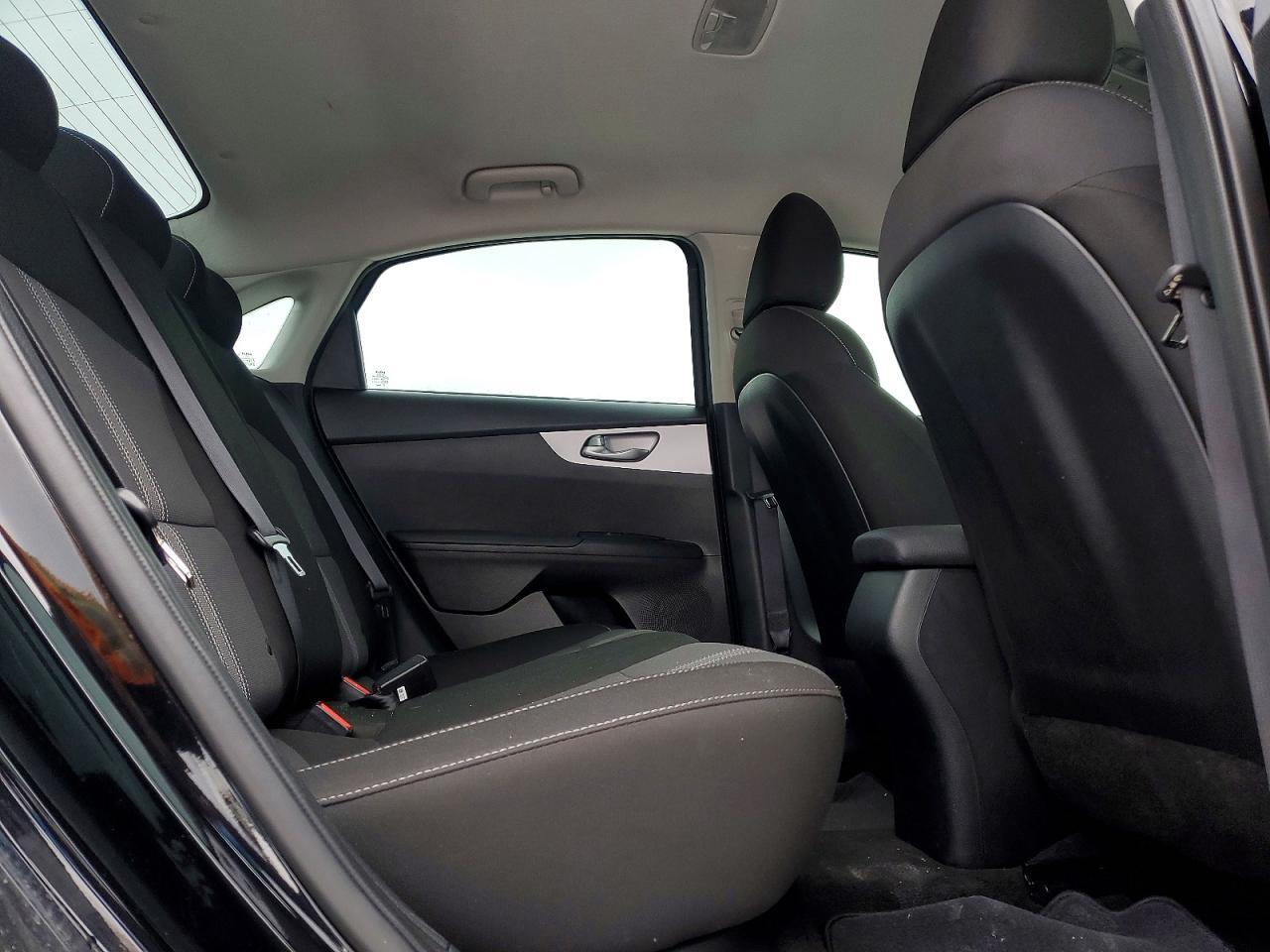 2024 Kia Forte Lx - zdjęcie 10