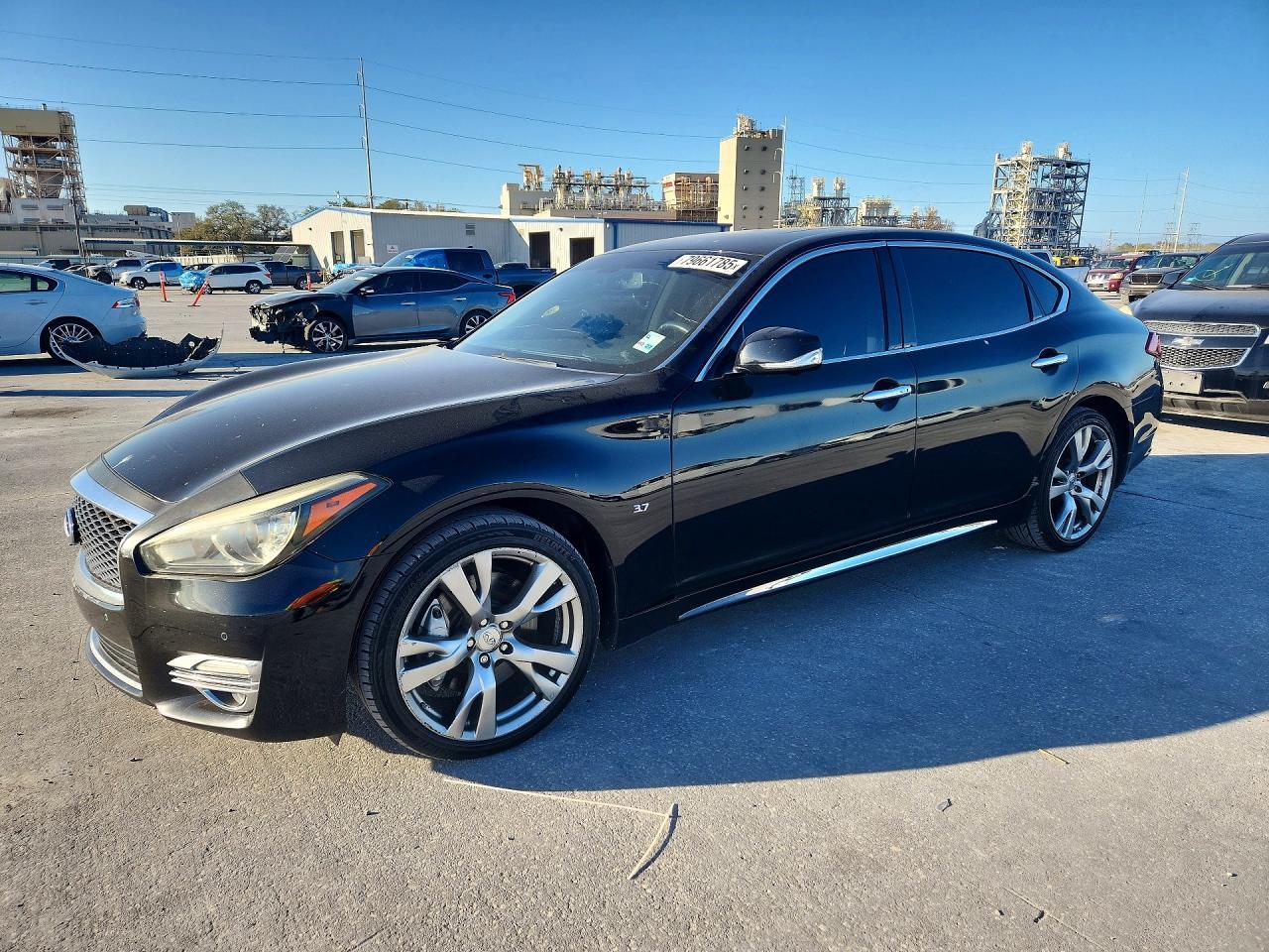 2016 Infiniti Q70L 3.7 - zdjęcie główne