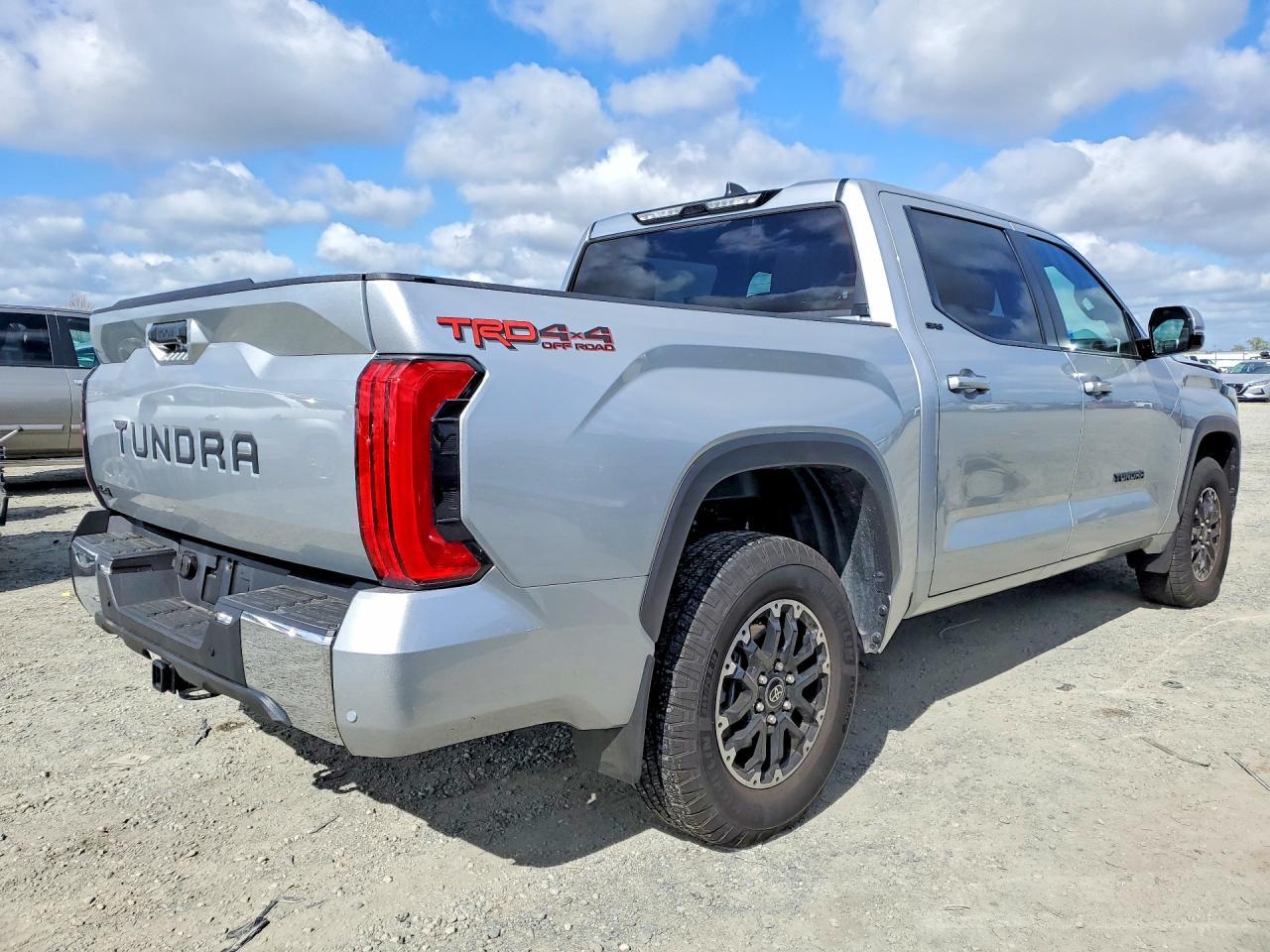 2025 Toyota Tundra Sr5 - zdjęcie 3