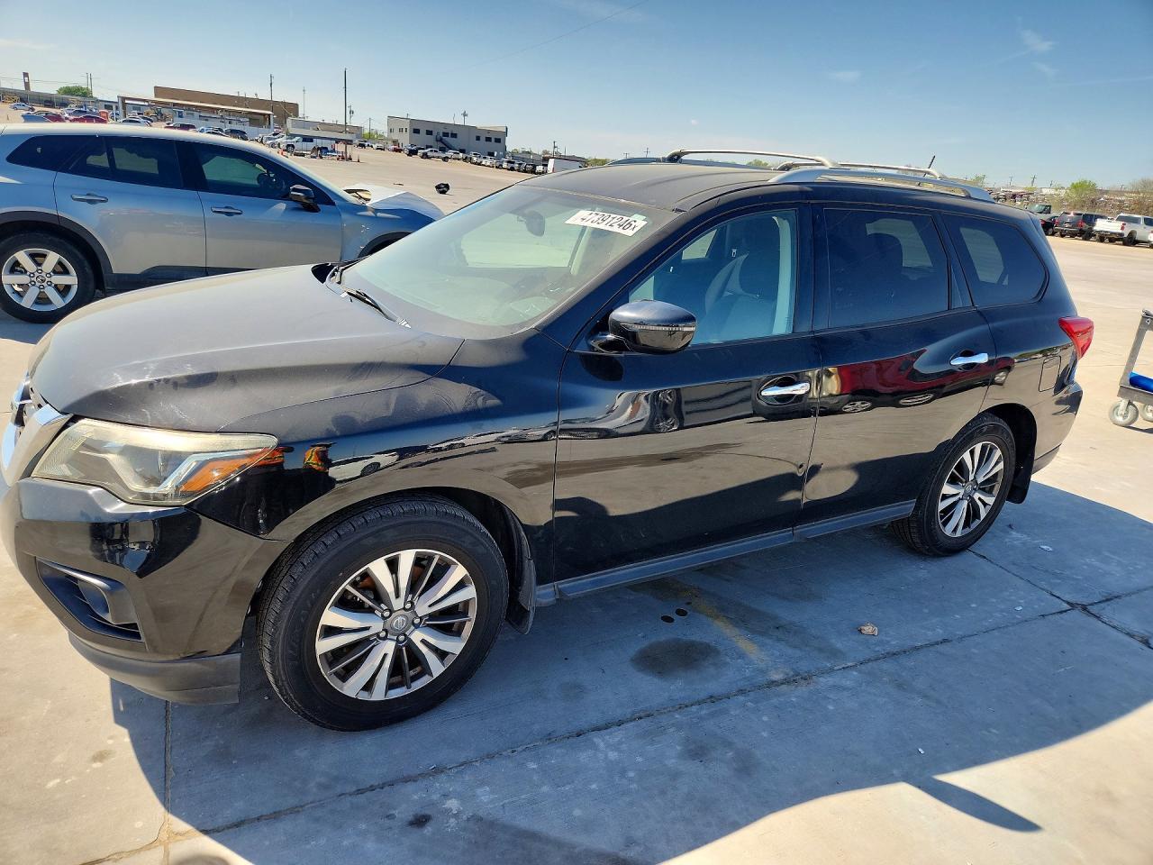 2018 Nissan Pathfinder Sv - zdjęcie główne