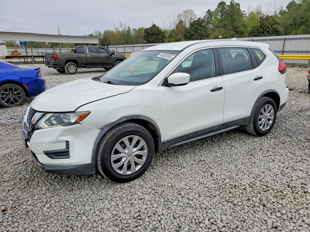 2017 Nissan Rogue S - zdjęcie główne