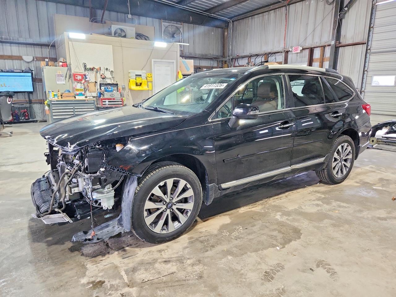 2017 Subaru Outback Touring - zdjęcie główne