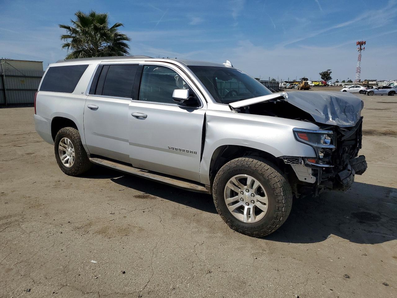 2019 Chevrolet Suburban - zdjęcie 4