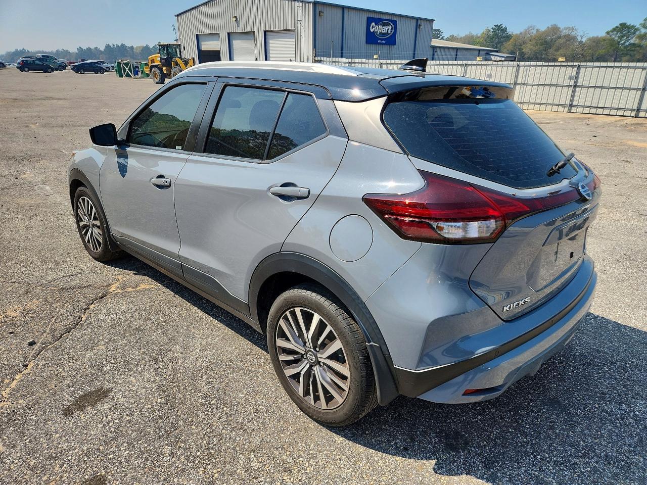 2021 Nissan Kicks Sv - zdjęcie 2