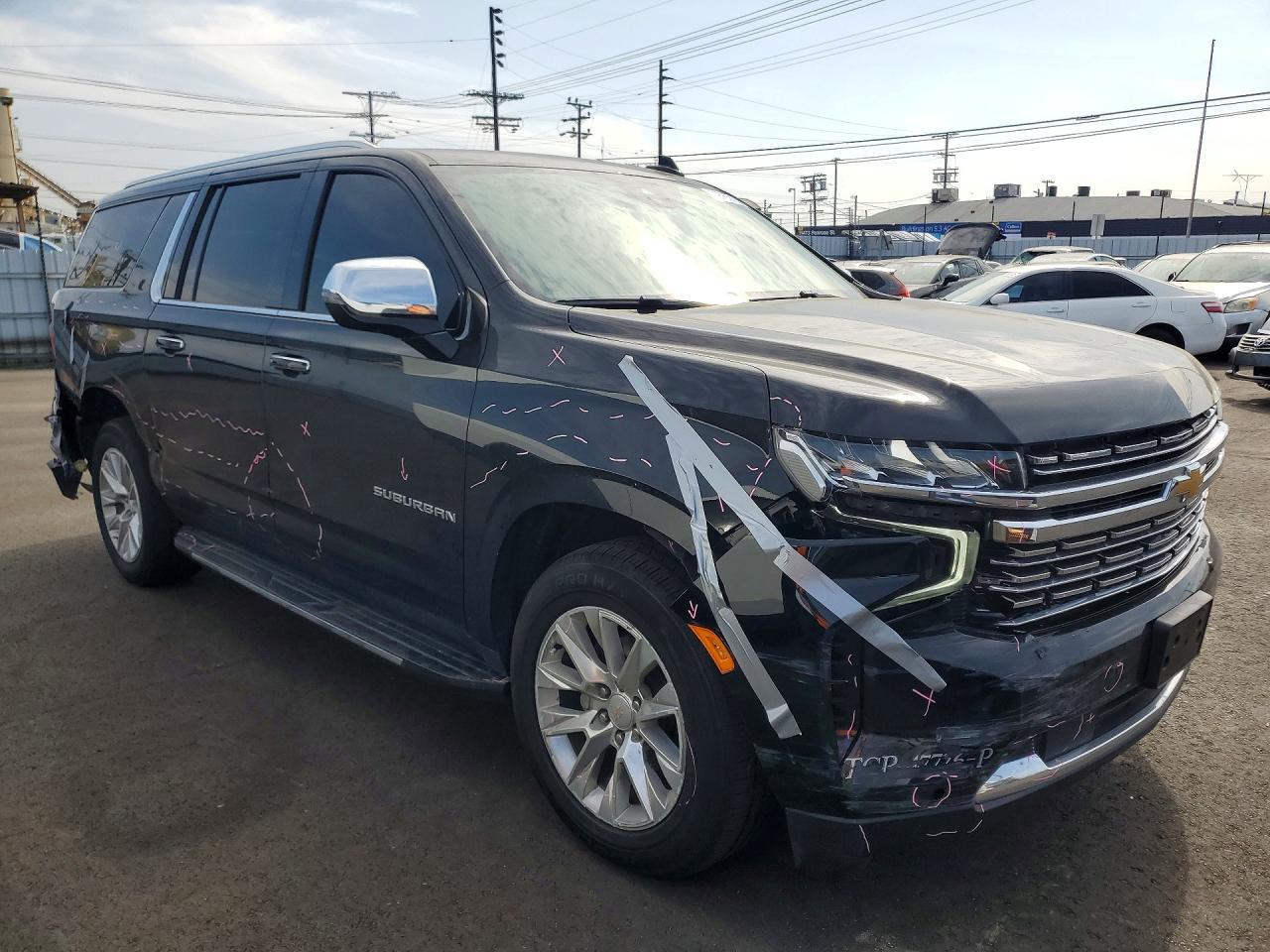 2023 Chevrolet Suburban C1500 Premier - zdjęcie 4