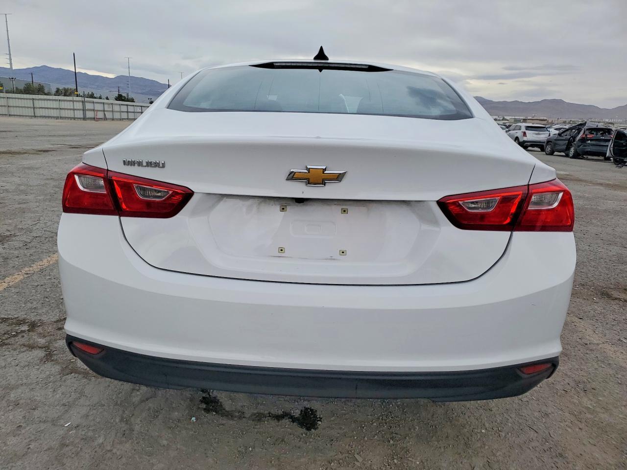 2022 Chevrolet Malibu Ls - zdjęcie 6