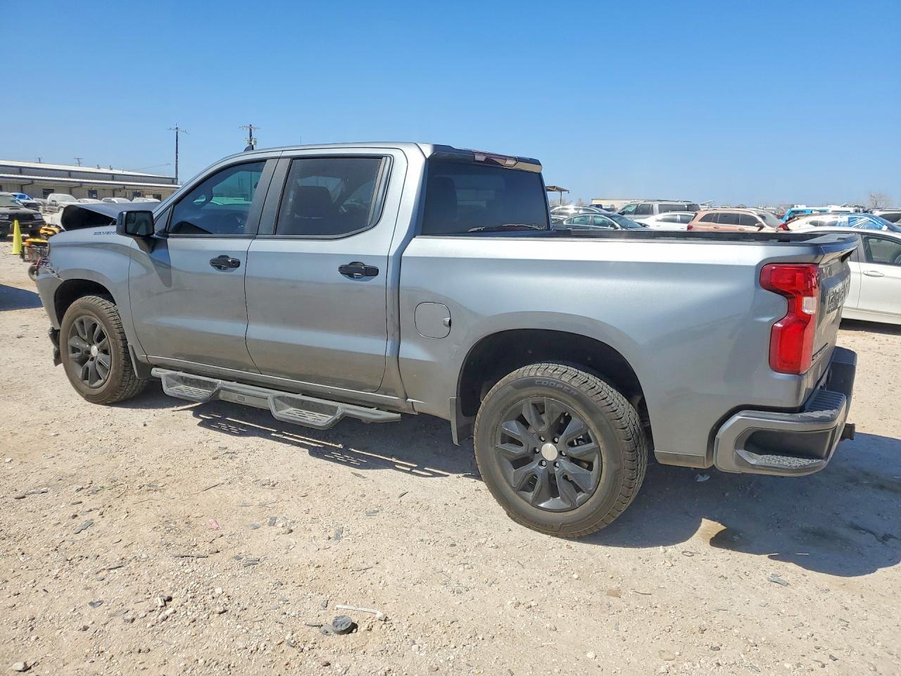 2021 Chevrolet Silverado C1500 Custom - zdjęcie 2