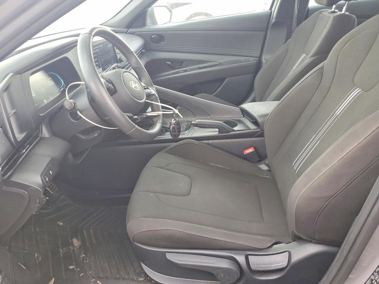 2025 Hyundai Elantra Sel Sport - zdjęcie 7