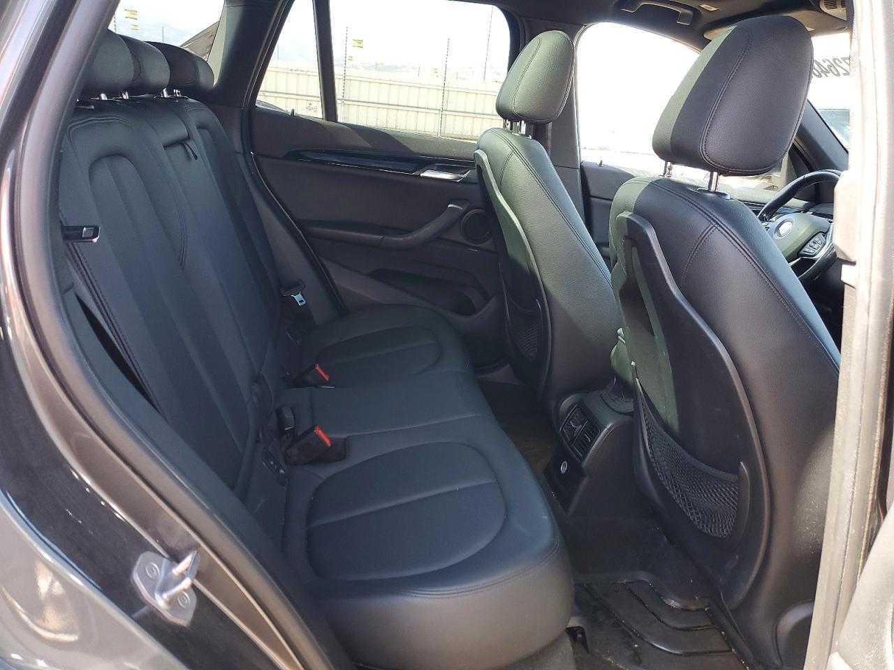 2016 BMW X1 xDrive28I - zdjęcie 10