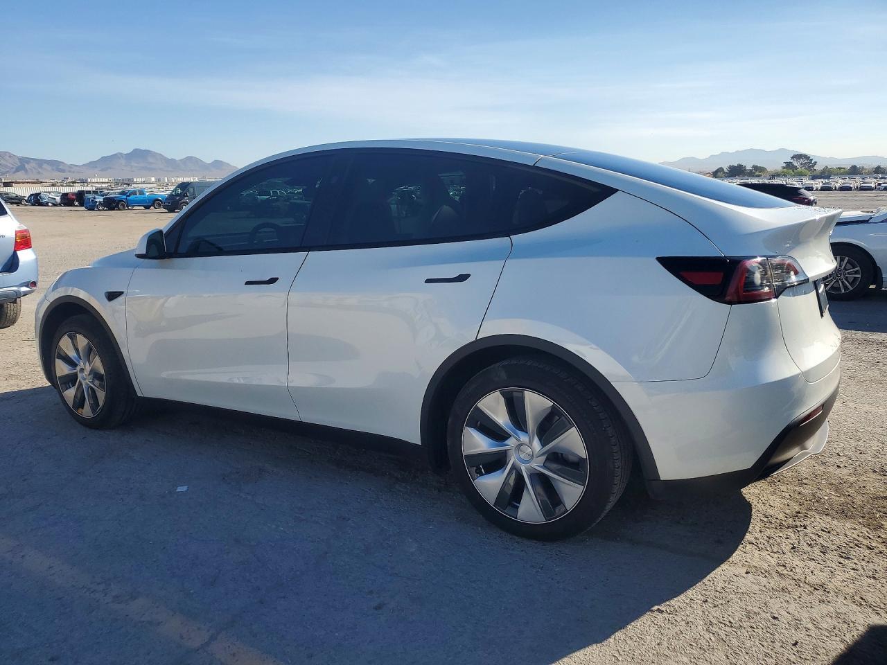 2023 Tesla Model Y - zdjęcie 2